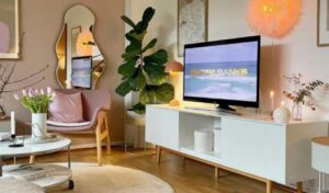 Choose smart technology for small living rooms
